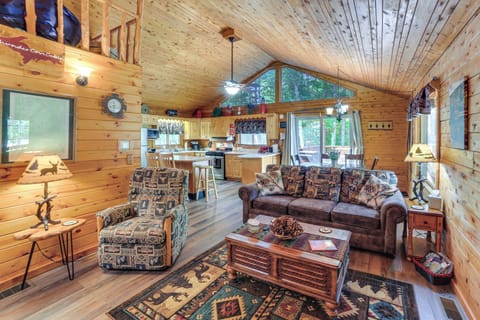 House (2 Bedrooms) | Interior