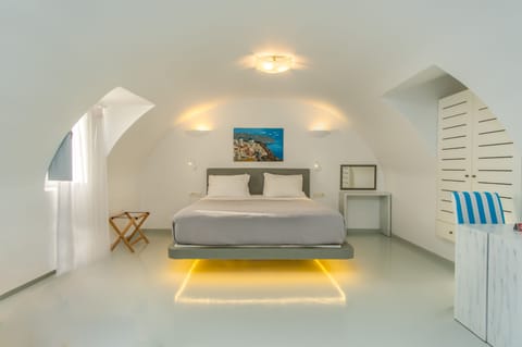 Superior Suite | Premium bedding, minibar, in-room safe, desk