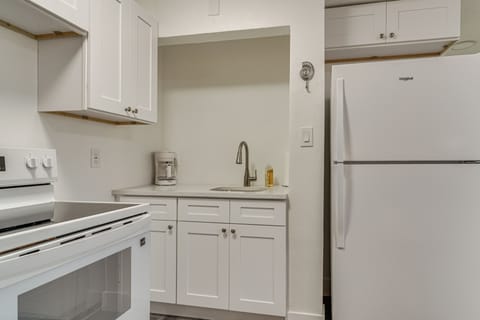 Apartment (0 Bedroom) | Interior