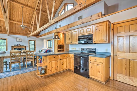 House (4 Bedrooms) | Interior