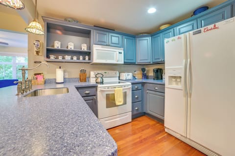 House (2 Bedrooms) | Interior