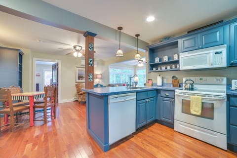 House (2 Bedrooms) | Interior