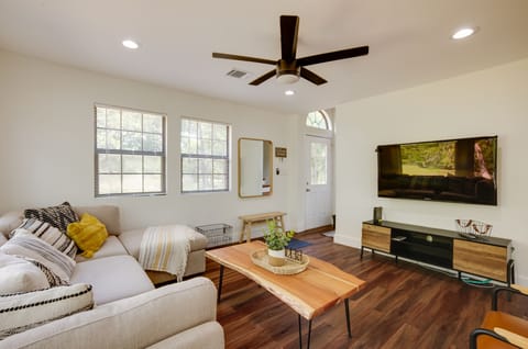 Somerville Vacation Rental | 3BR | 3BA | 1,288 Sq Ft | 7 Steps Required