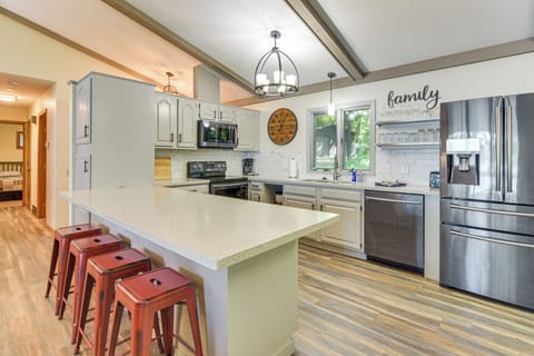 House (3 Bedrooms) | Interior