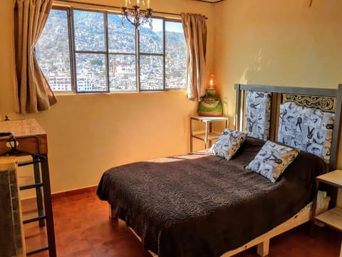 Double Room | Individually decorated, free WiFi, bed sheets