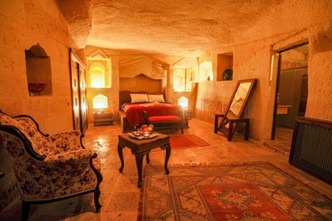 Honeymoon Double Room | Individually decorated, individually furnished, desk, free WiFi