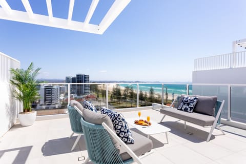 Luxury Villa | Terrace/patio