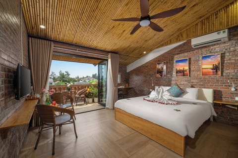 Deluxe Double Room, Garden View | Premium bedding, minibar, laptop workspace, soundproofing