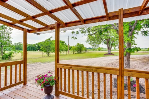 Commerce Vacation Rental | 2BR | 1BA | 720 Sq Ft | 3 Exterior Stairs