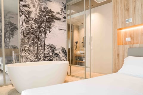 Junior Suite, Hot Tub, Tower | Frette Italian sheets, down comforters, in-room safe