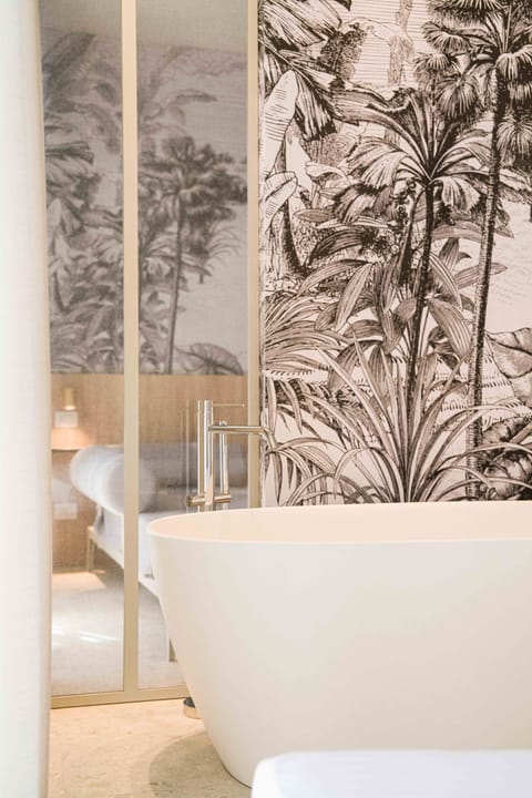 Junior Suite, Hot Tub, Tower | Frette Italian sheets, down comforters, in-room safe