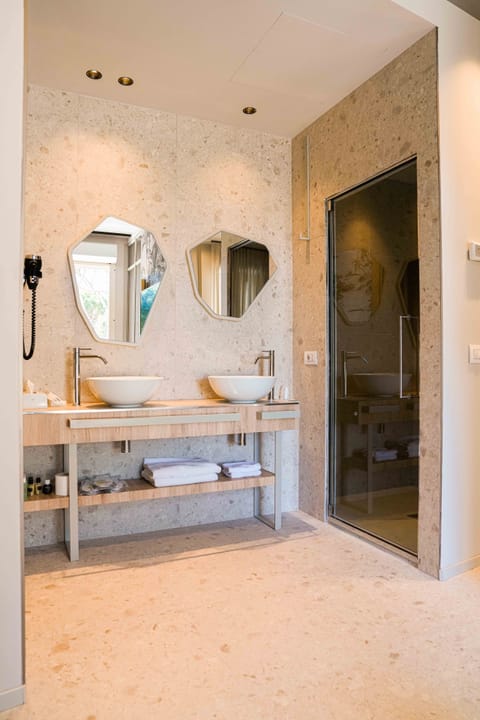 Junior Suite, Hot Tub, Tower | Frette Italian sheets, down comforters, in-room safe