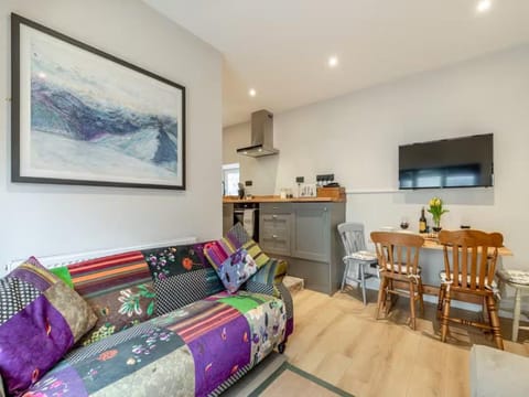 Cottage | Living area