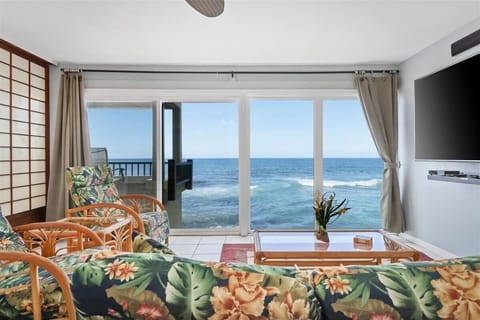 oceanfront vacation rental managed by Kona Beach Properties