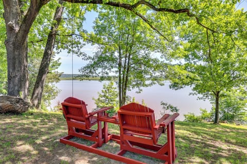 Scranton Vacation Rental | 2BR | 1BA | 1,200 Sq Ft | Stairs Required