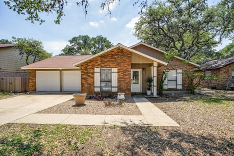 San Antonio Vacation Rental | 3BR | 2BA | Steps Required | 1,957 Sq Ft