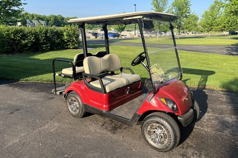 Golf cart available for extra fee (April to Oct) - Perfect for cruising resort!
