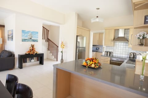 Villa, 3 Bedrooms, Private Pool, Garden View | Interior
