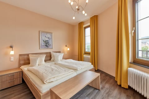 Standard Double Room | Hypo-allergenic bedding, minibar, in-room safe, desk