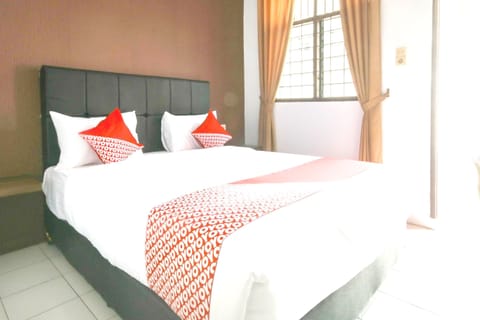 Standard Double Room | WiFi (free), bed sheets