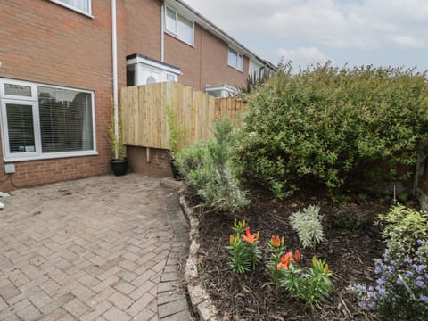 Cottage | Property grounds