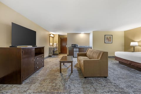 Suite, 1 King Bed, Non Smoking, Jetted Tub (Presidential;with Sofabed) | Premium bedding, desk, laptop workspace, blackout drapes