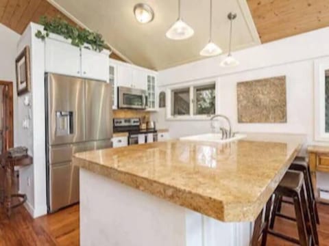 7bc762ec 6426 49b2 89f8 a46feb688950