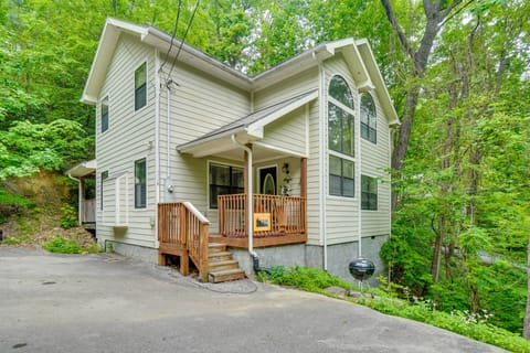 Gatlinburg Vacation Rental | 2BR | 2.5BA | 1,712 Sq Ft | Stairs Required