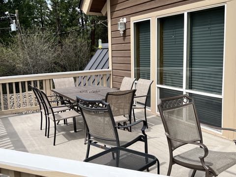 Al Fresco Dining on the Sun Deck