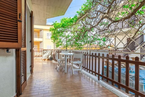 Property, Wood, Plant, Floor, Real Estate, Building, Tree, Hardwood, Flooring, Shade