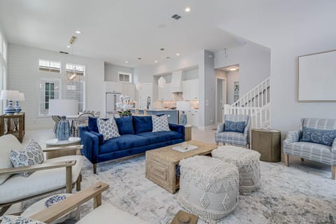 Main Living Area, 2nd Floor