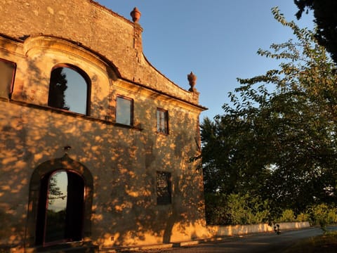 Amenities, Building Exterior, Main Entrance, Pool, Spring, Summer