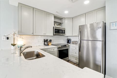 1206 Seacrest | Kitchen - 1206 Seacrest | Kitchen