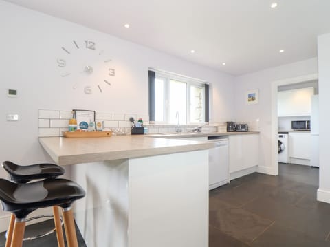 Fridge, dishwasher, electric kettle, toaster