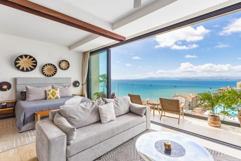 Luxury Penthouse, 2 Bedrooms, Ocean View | Premium bedding, iron/ironing board, WiFi (free), individually furnished