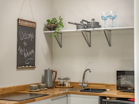 Kitchen area | The Hideaway at The Morley, Torquay