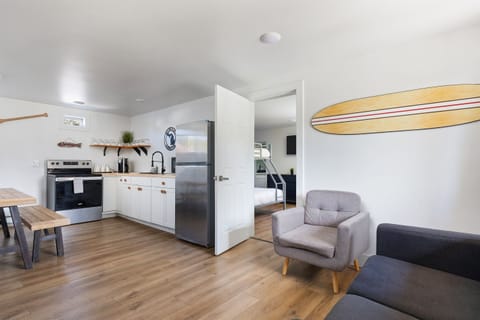 Doorway to right bedroom