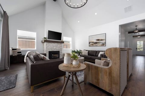 Living Room w/Pellet Stove, Smart TV