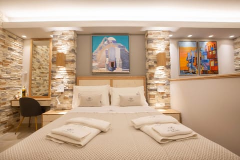 Mykonos | 1 bedroom, Egyptian cotton sheets, premium bedding, down comforters