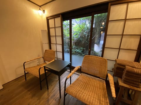 Standard Room | Living area