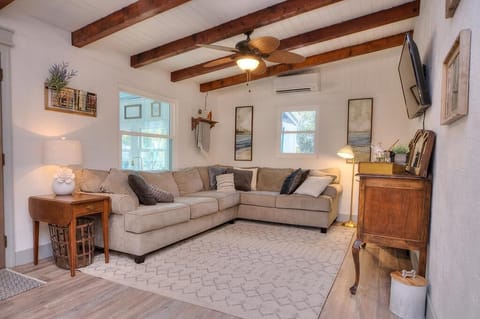 Living Room 
GW 1.2023