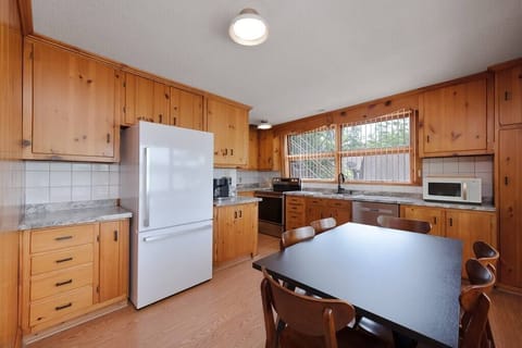 1d95733e e9c2 41a7 9314 9d8c9b37caf1