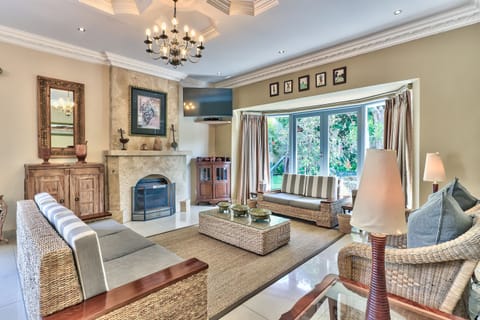 43-inch Smart TV with satellite channels, TV, Netflix