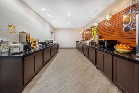 Free daily buffet breakfast