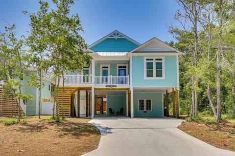 Oak Island Vacation Rental | Studio | 1BA | 800 Sq Ft | Step-Free Access