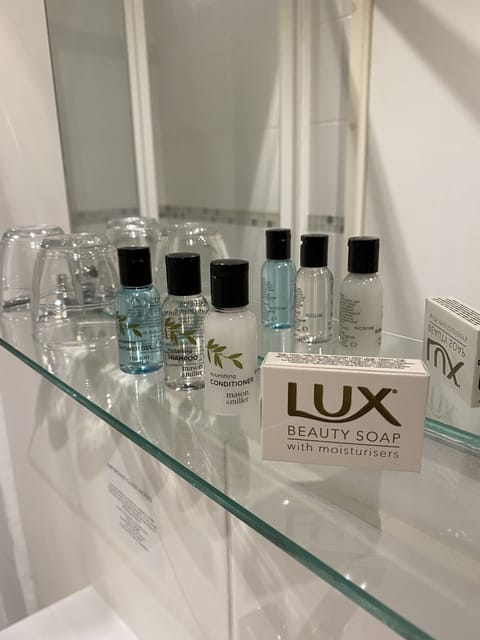 Standard Double Room, Ensuite | Bathroom | Combined shower/tub, free toiletries, hair dryer, towels