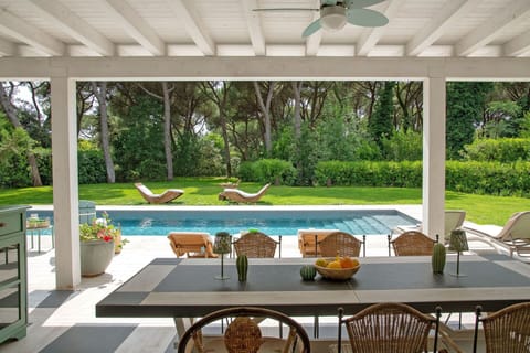 Activities, Amenities, Building Exterior, Facilities, Garden, Kitchen, Main Entrance, Outdoor, Pool, Room Detail, Spring, Summer