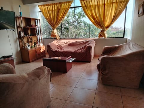 Apartment | Premium bedding, down comforters, Select Comfort beds, laptop workspace