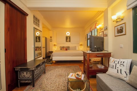Honeymoon Terrace Suite | In-room safe, WiFi (free), bed sheets