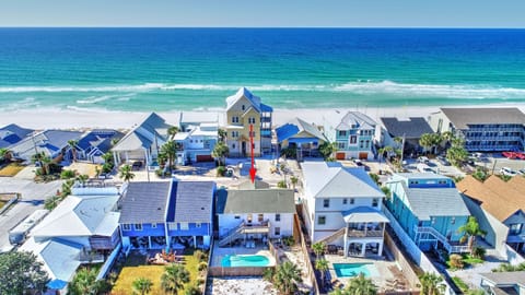 Just a short walk to the beach directly across the 2 lane street.  This house is at the end of a cul-de-sac so there is virtually no traffic.